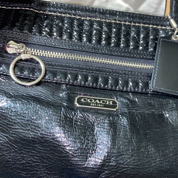 Gorgeous Coach Poppy Patent leather tote 18674 - Picture 4 of 16